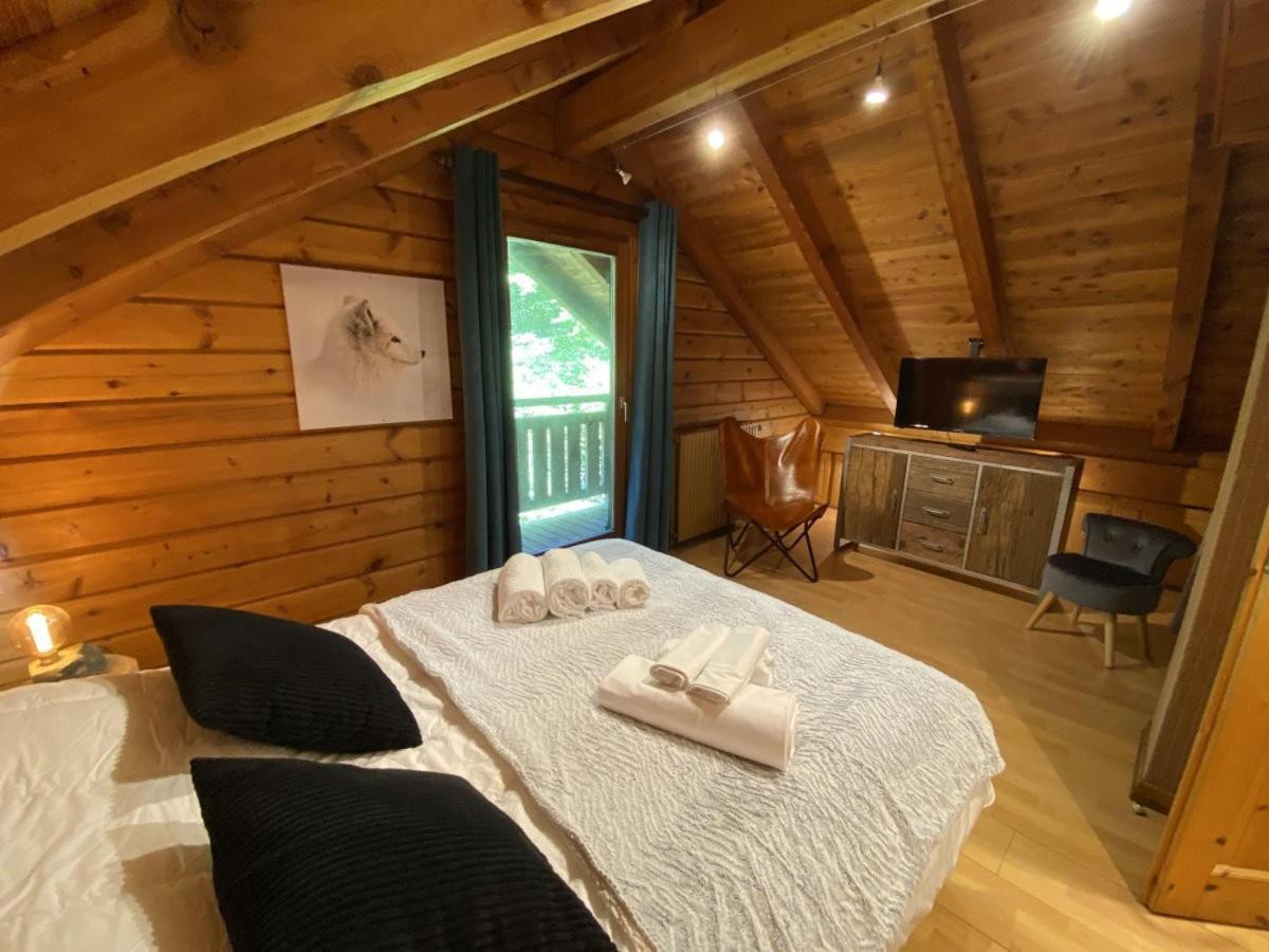 Le Renard Chalet En Bois ลาแบรส ภายนอก รูปภาพ